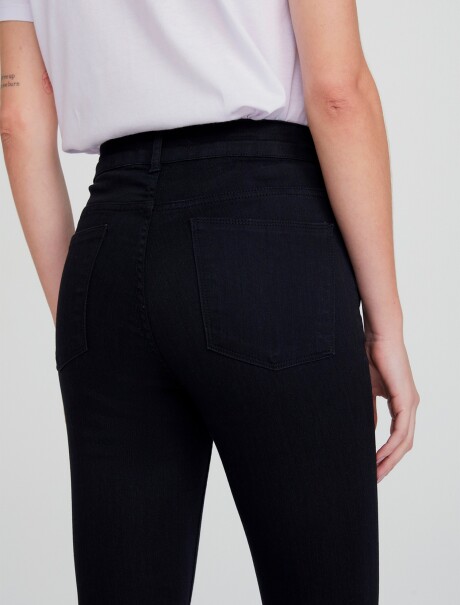 PANTALÓN DE JEAN CINTURA MEDIA SKINNY NEGRO