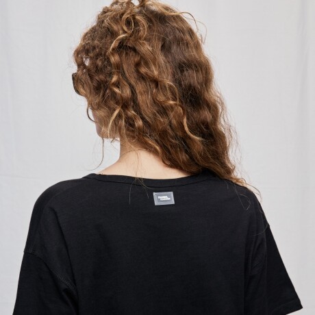 REMERA HARRY Negro