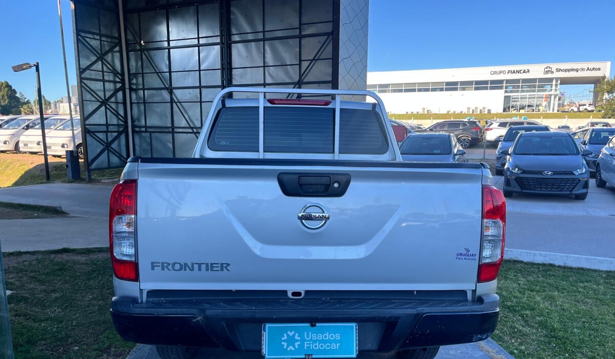 Nissan NP300 Frontier 2.5 4x2 DC - 2020 Nissan NP300 Frontier 2.5 4x2 DC - 2020
