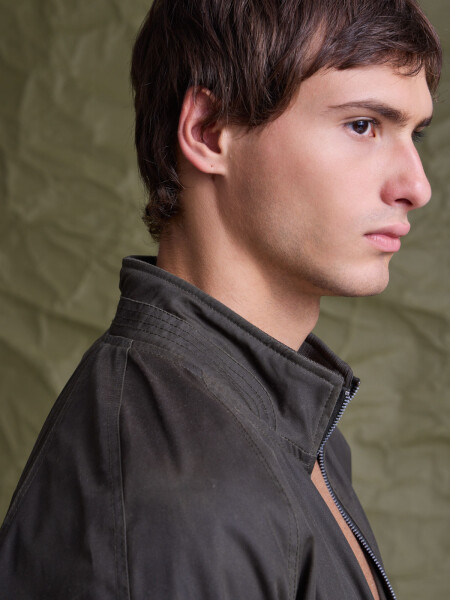 OUTWEAR TAURUS VERDE OSCURO