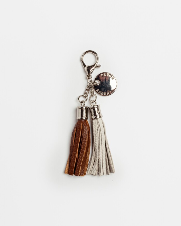 Llavero Charm Kumasi en cuero graneado Tabaco