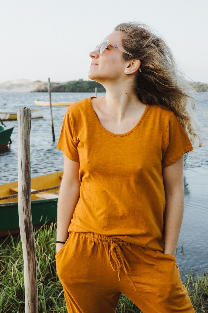 Remera hibiscus Mostaza