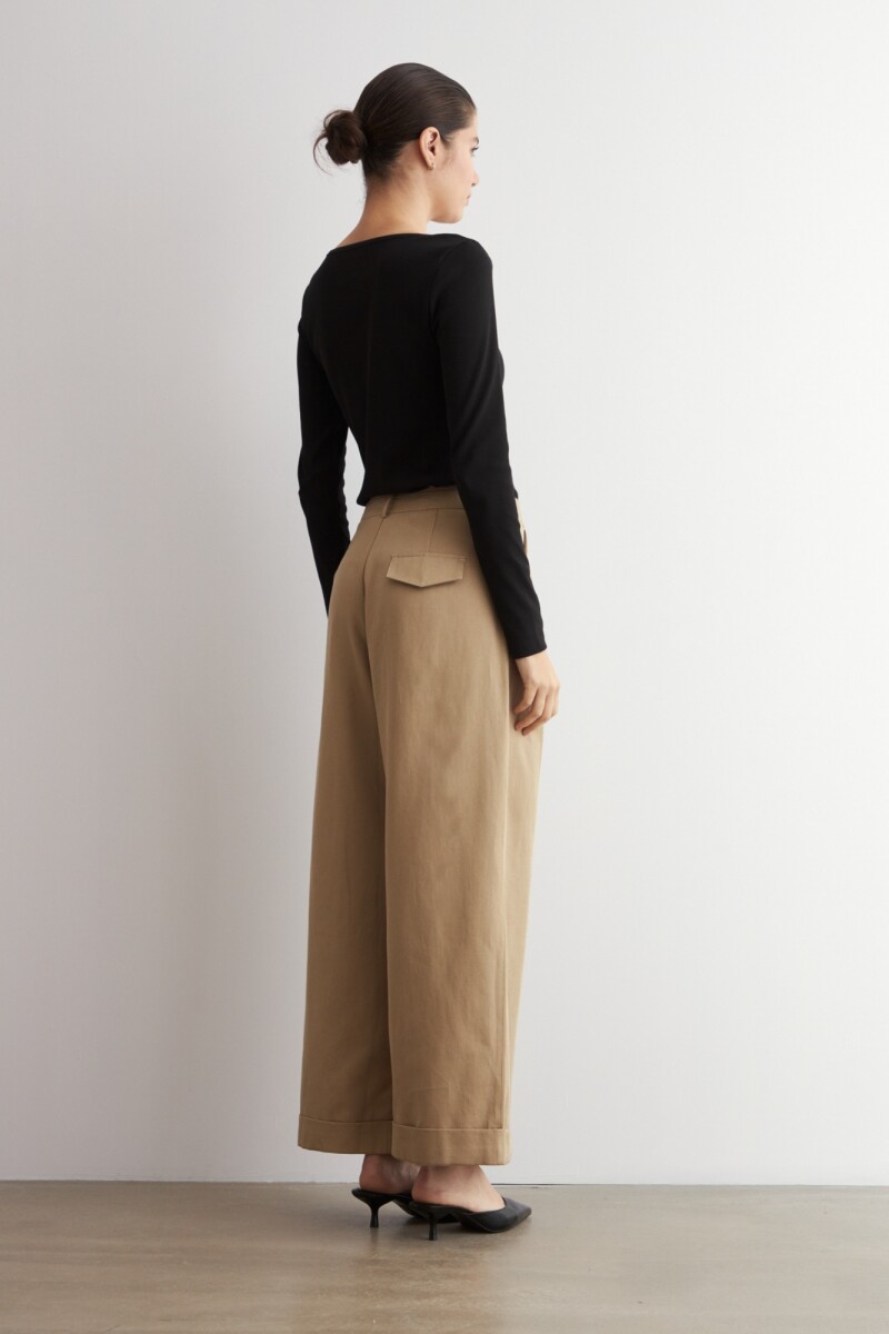 Pantalon pinzado beige