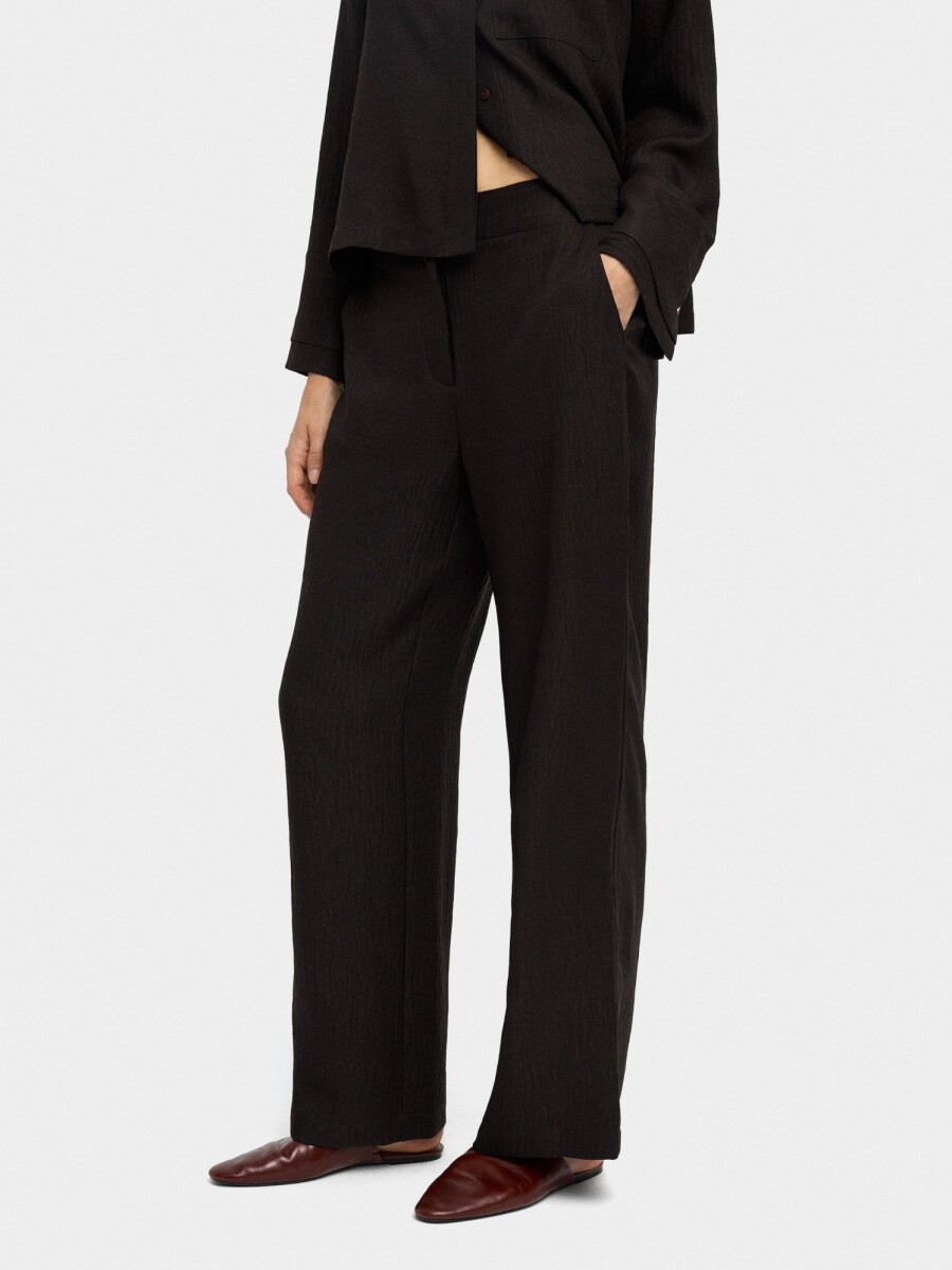 Pantalón Fluido Con Efecto Arrugado marron