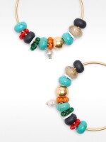 Aros Con Piedras Y Vidrio multicolor