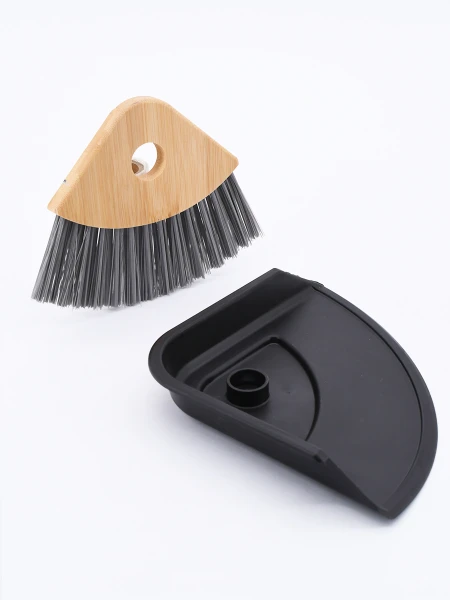 ESCOBILLA CON PALA NEGRO
