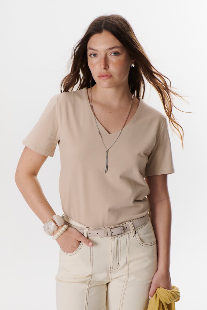 REMERA V DOBLE - BEIGE 