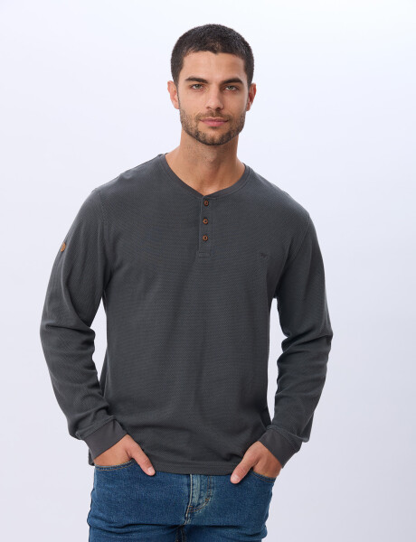 REMERA TEXTURADA DE ALGODÓN GRIS