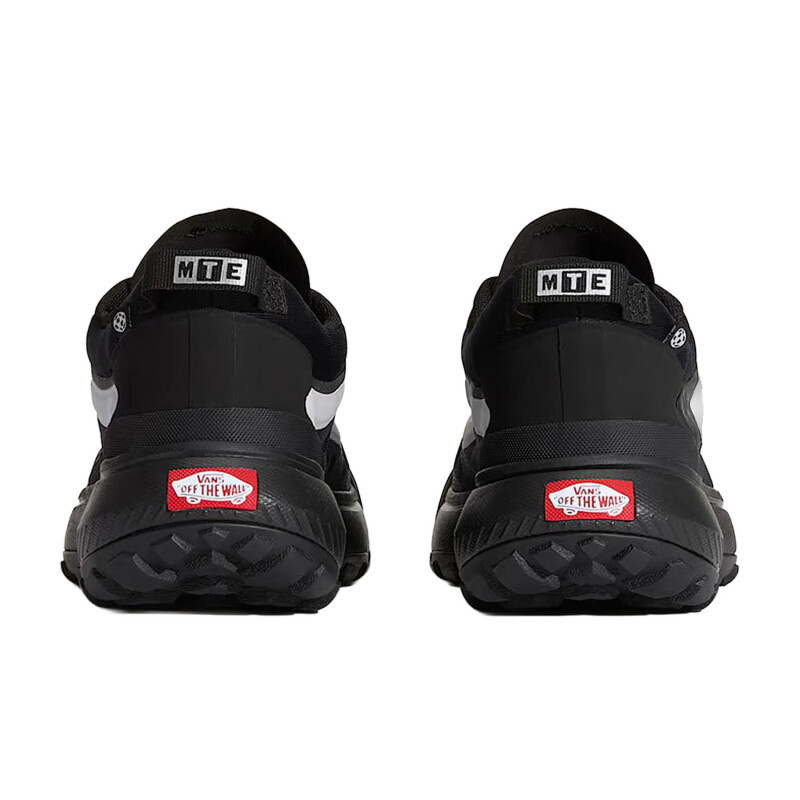 Championes Vans Mte Crosspath Rflc - Negro Championes Vans Mte Crosspath Rflc - Negro