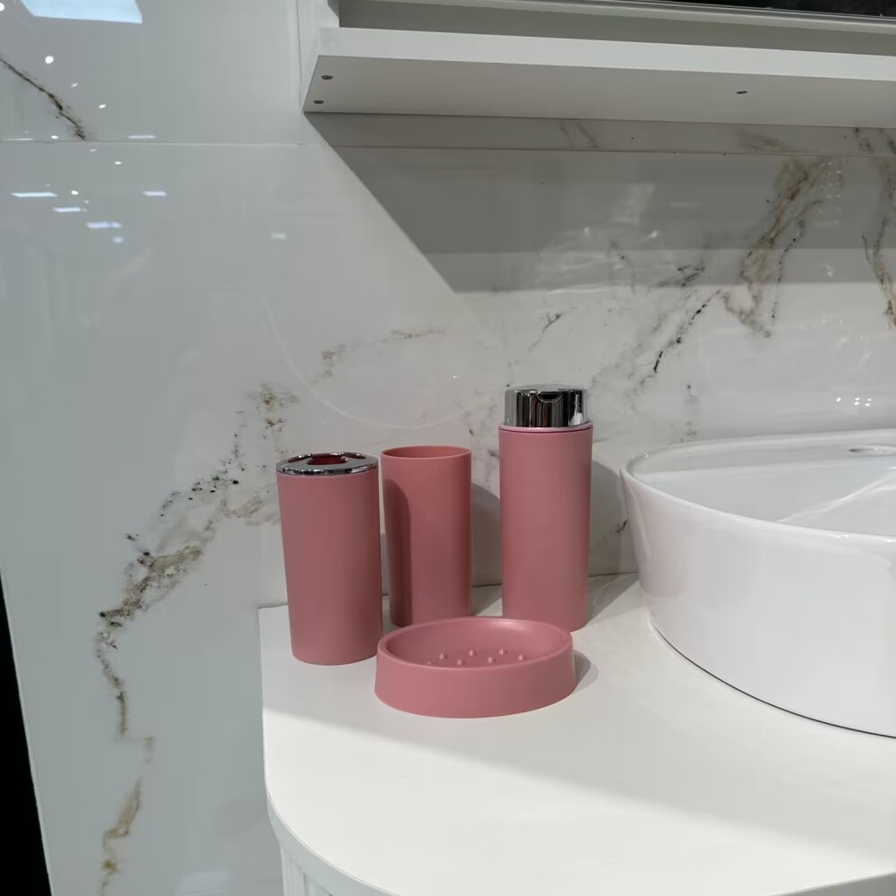 Set de baño 6 pz Rosa y cromo (papelera-dispensadores) Set De Baño 6 Pz Rosa Y Cromo (papelera-dispensadores)