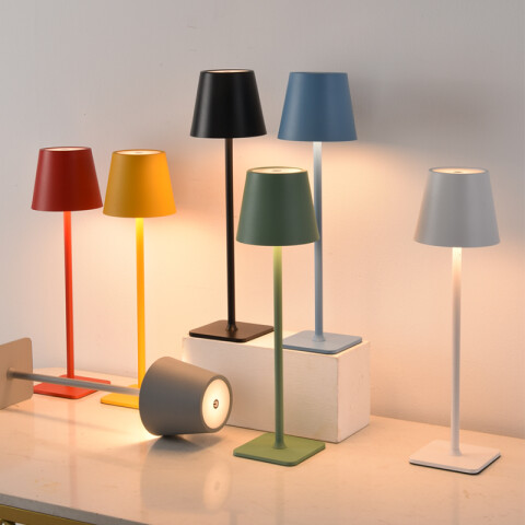 Lámpara de mesa LED inalámbrica 5W rojo USB-C IX5006