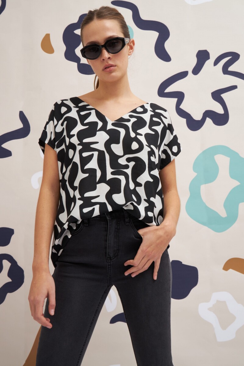 Blusa frente estampado - negro 