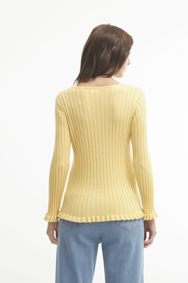 Sweater canalé con volado amarillo