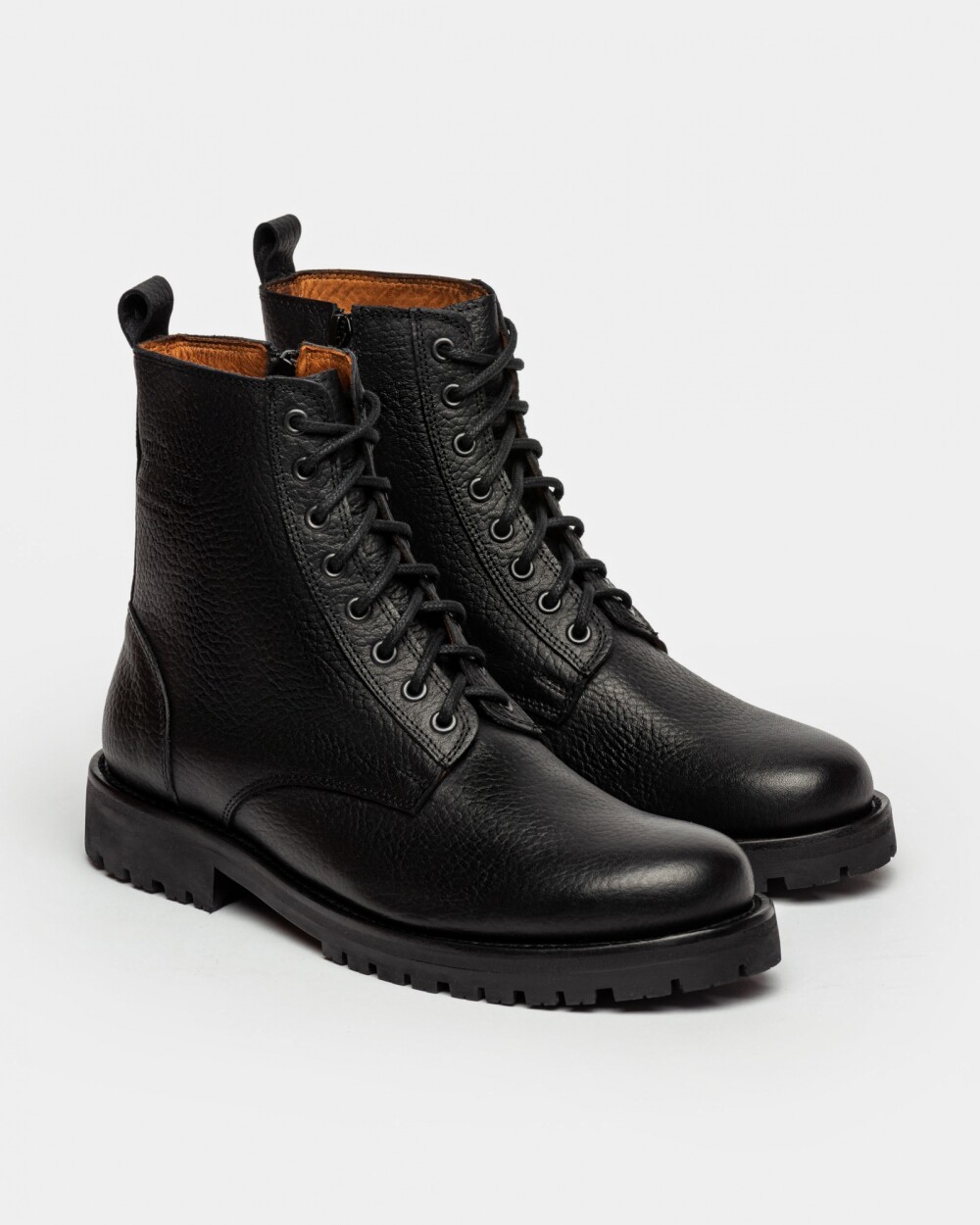 Borcego Harvey En Cuero Graneado Negro