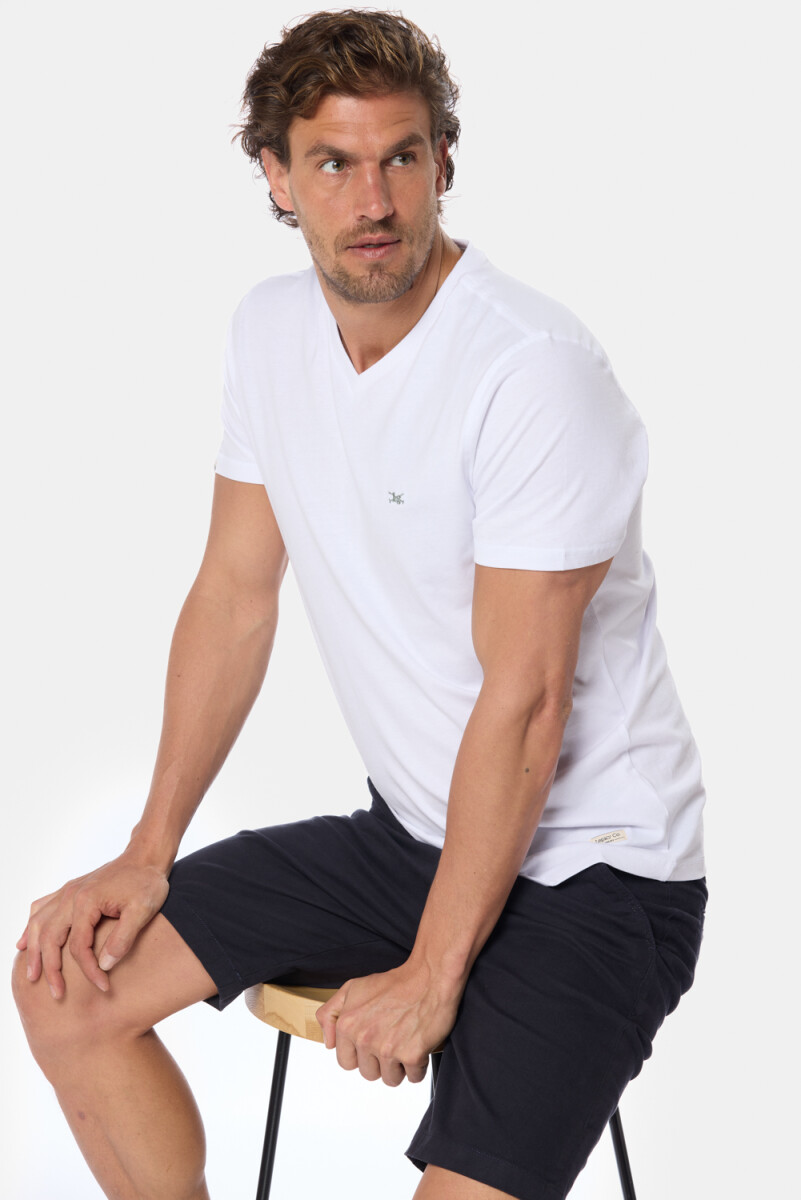 REMERA LISA ESCOTE V - Blanco 