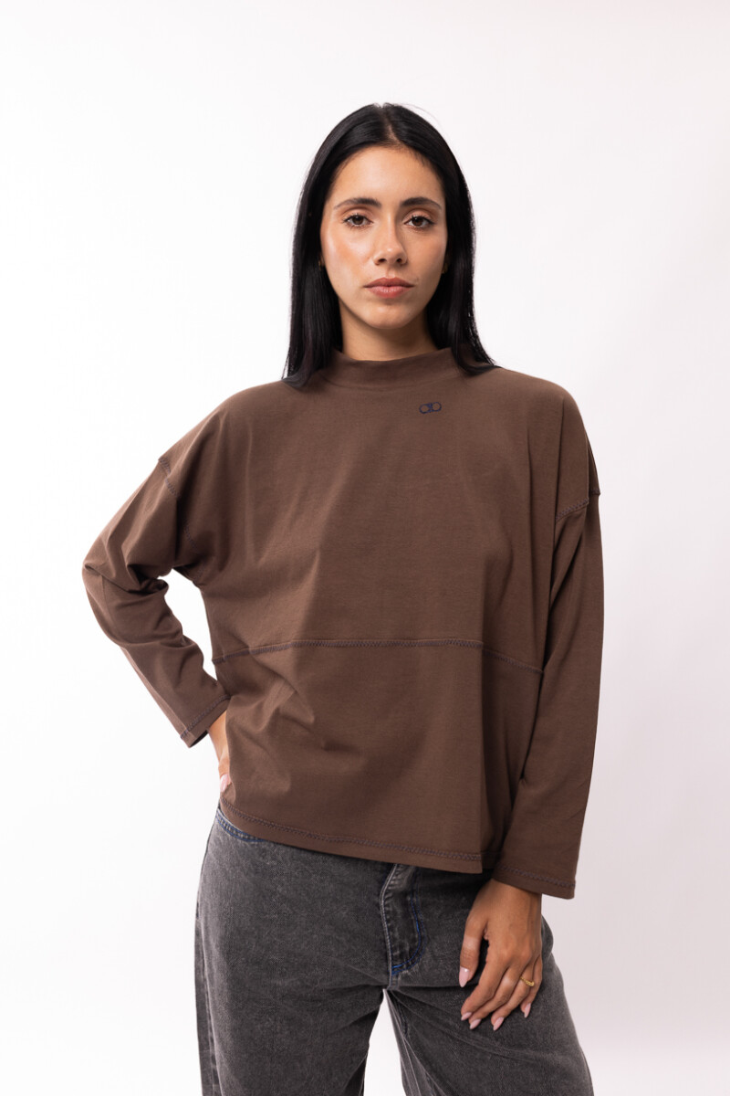 Remera REGAL Marrón