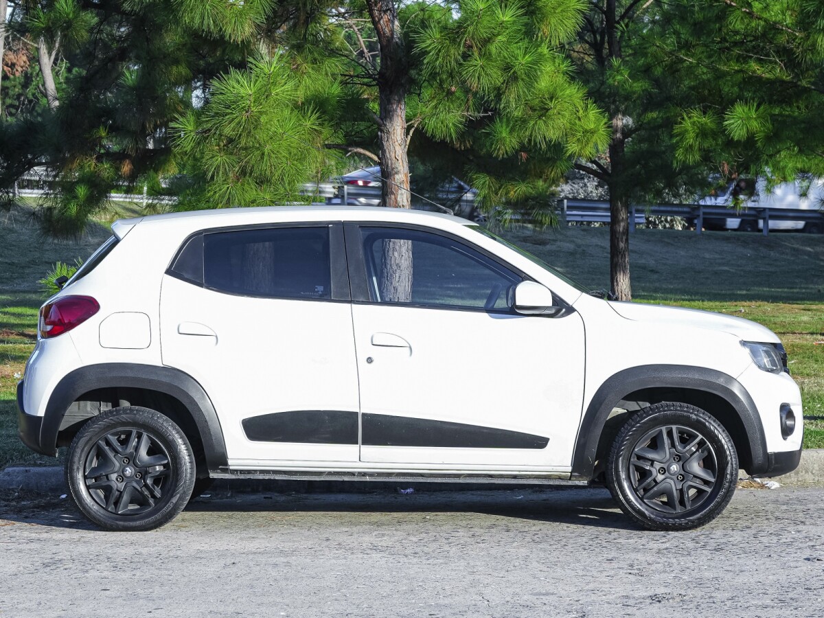 Renault Kwid Intense EXCELENTE ESTADO! | Permuta / Financia Renault Kwid Intense EXCELENTE ESTADO! | Permuta / Financia