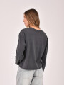 REMERA FLORE GRIS OSCURO