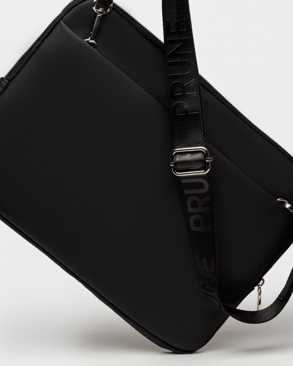 Portalaptop Bubble En Efecto Cuero Rubber Negro
