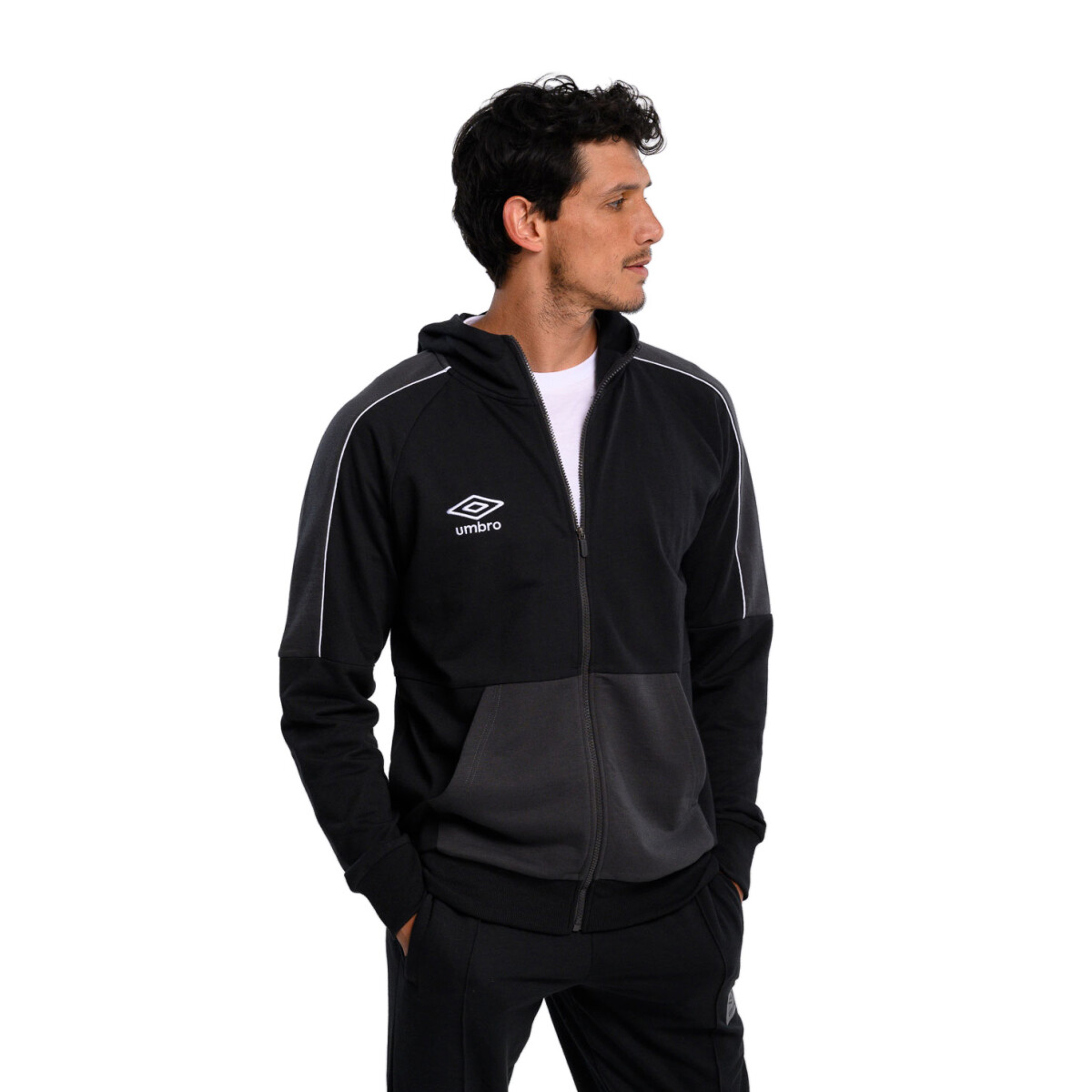 Campera Patch Umbro - Negro/Blanco 