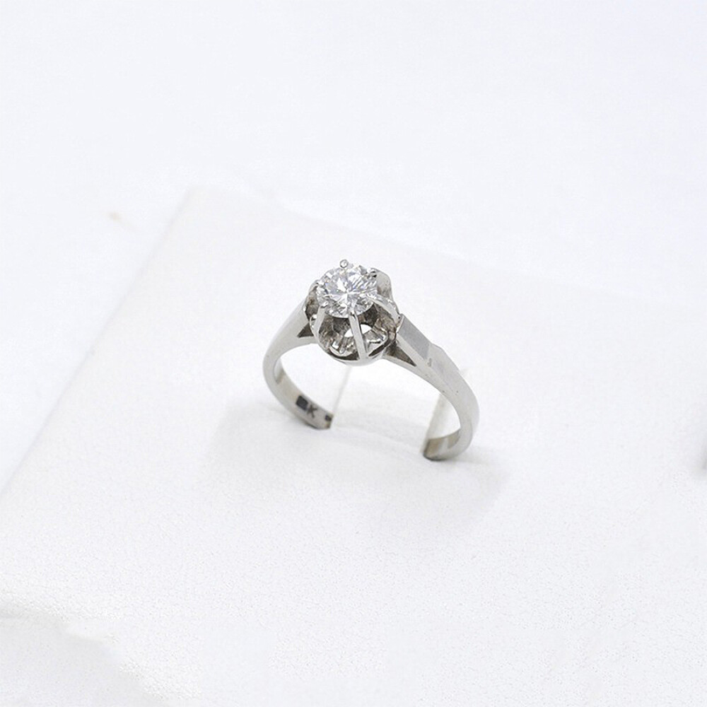 Anillo Antiguo En Oro 18K Y Brillante Anillo Antiguo En Oro 18K Y Brillante
