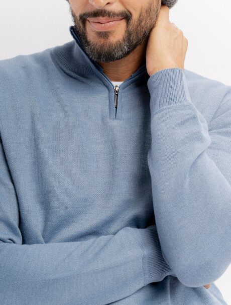 Remera medio cierre Tilo celeste