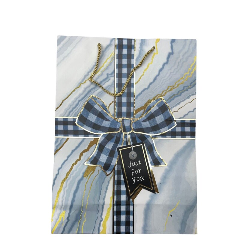 BOLSO DE REGALO CON DISEÑO ELEGANTE • 41,5x30m BOLSO DE REGALO CON DISEÑO ELEGANTE • 41,5x30m