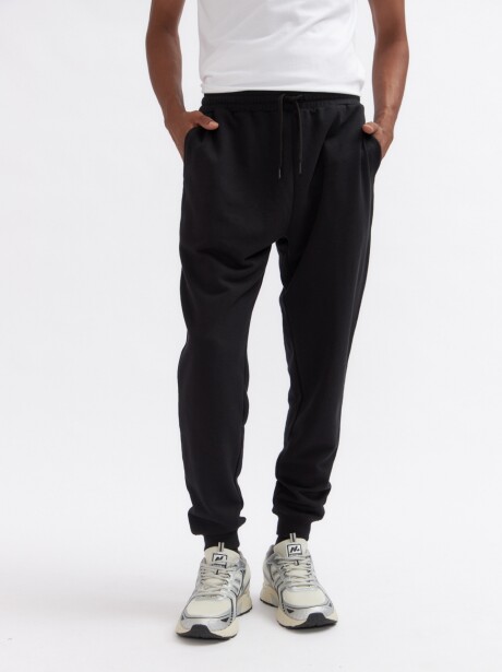 JOGGER PIRIA NEGRO