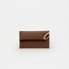 Billetera Katy En Cuero Charol Arrugado Marron