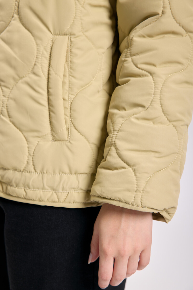 Campera capitoneada Verde
