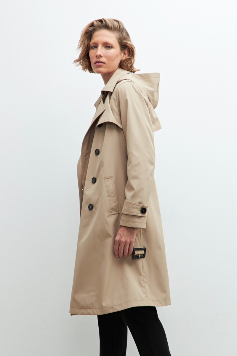 Trench impermeable con capucha desmontable beige