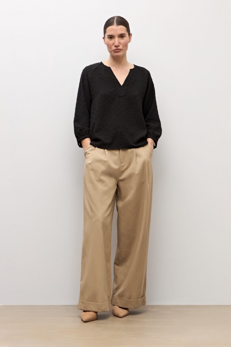 Blusa plumeti escote V negro