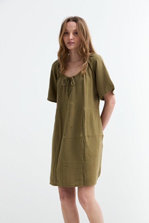 Vestido fluido de gasa VERDE OLIVA