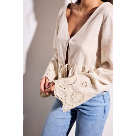 Blusa Bordada Calados Nacar