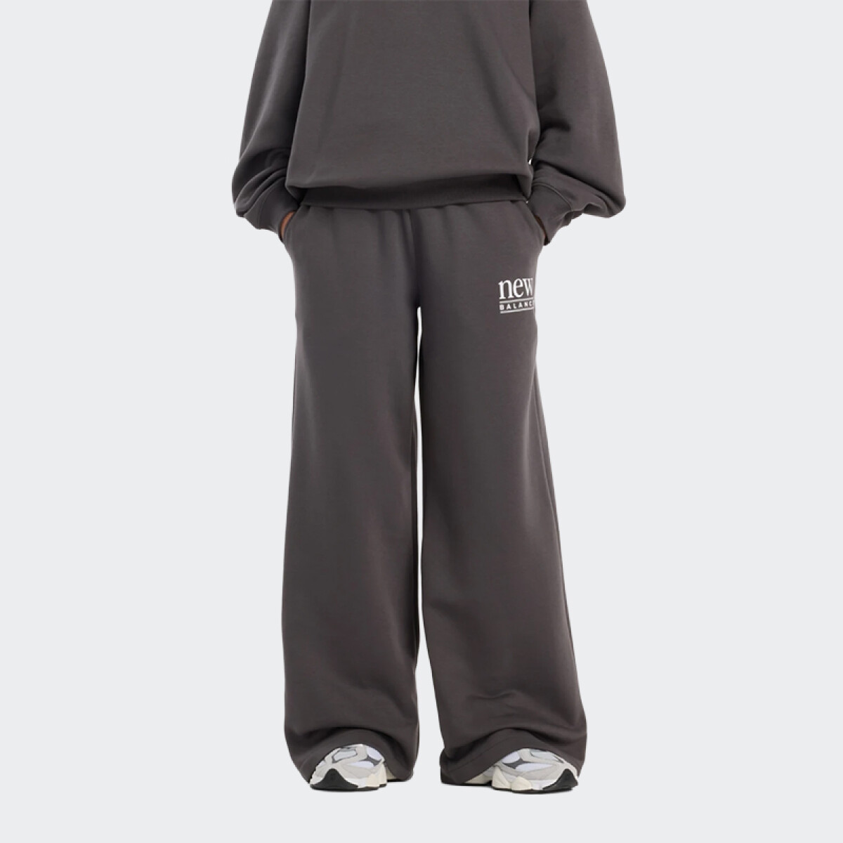 Pantalón New Balance Reimagined Fleece - Gris 