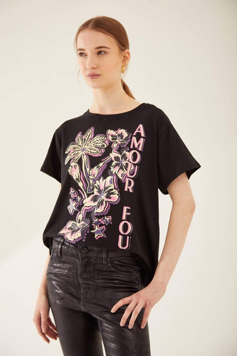 REMERA AMOUR FOU - NEGRO 