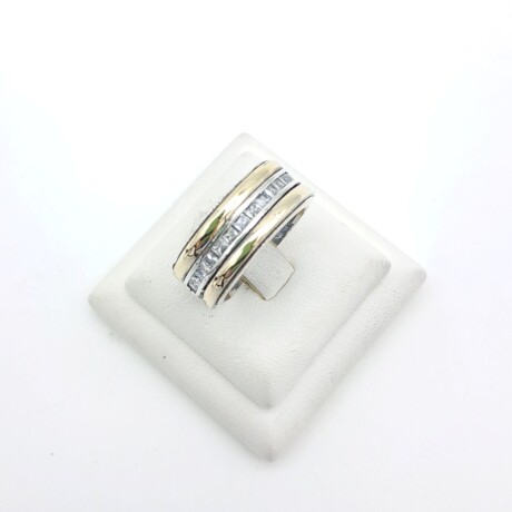 Anillo de plata 925 , double en oro 18 ktes y circonias. Anillo de plata 925 , double en oro 18 ktes y circonias.