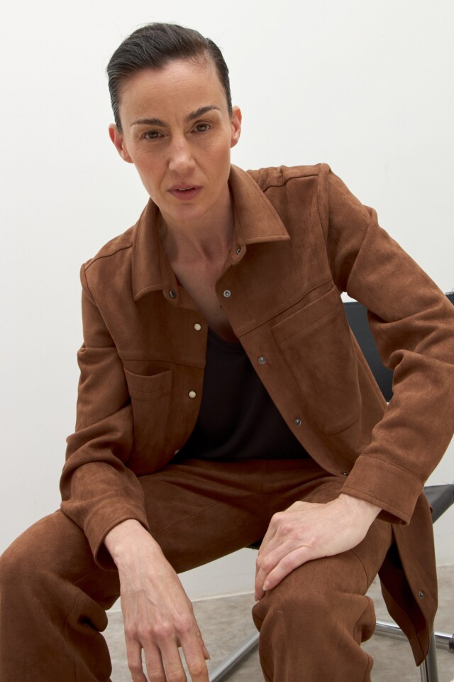 Camisa simil gamuza tostado