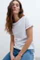 Remera escote base con volado tejido blanco