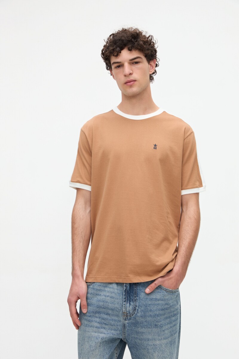 Remera Holst - Tostado 
