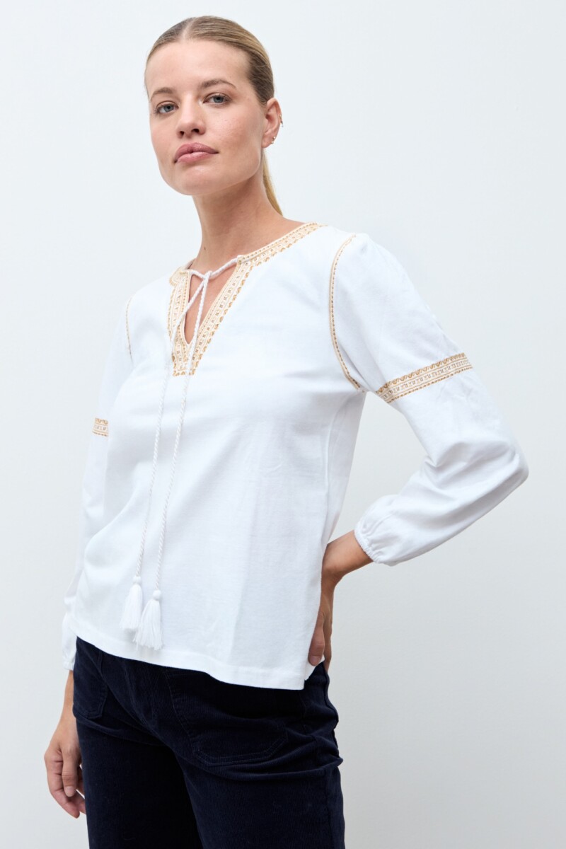 Remera boho bordada blanco