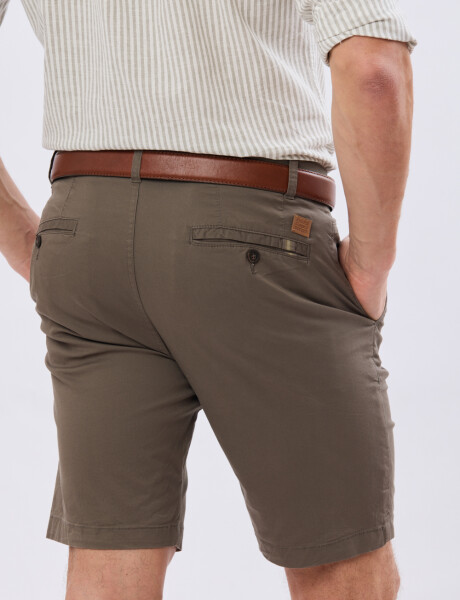 BERMUDA CLASICA CON ELASTANO Khaki