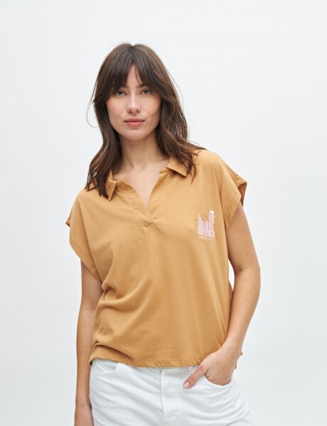 Remera Kira Camel