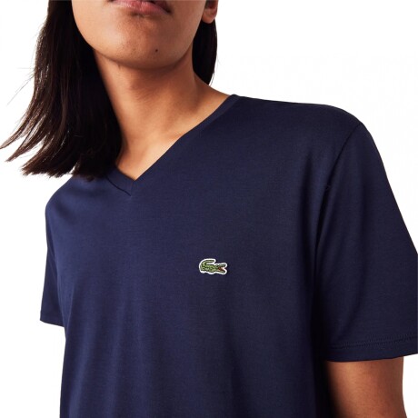 REMERA LACOSTE PIMA CON CUELLO 166