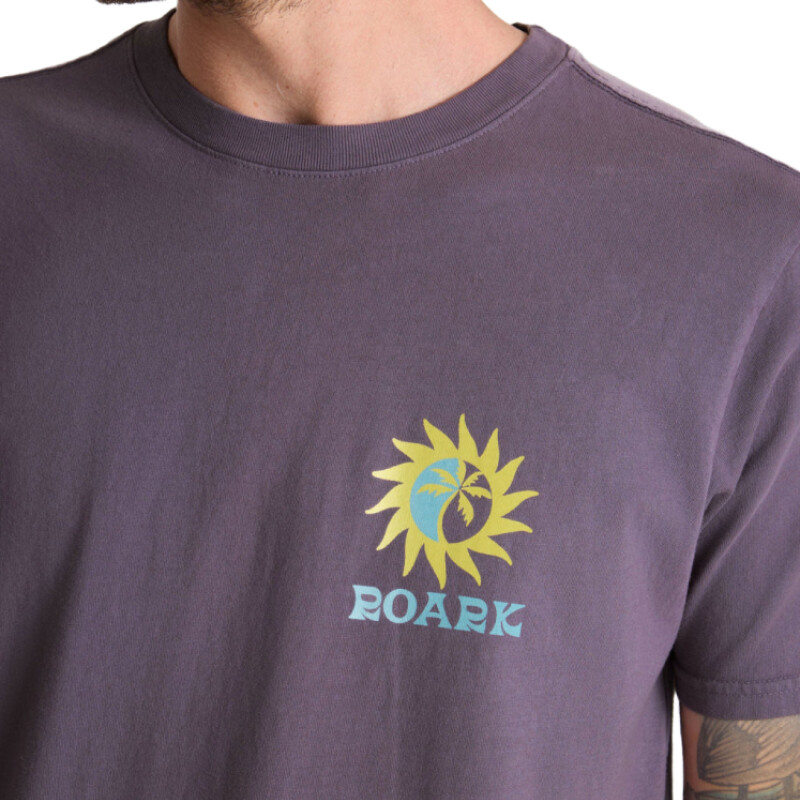 Remera Roark Seek & Explore - Violeta Remera Roark Seek & Explore - Violeta
