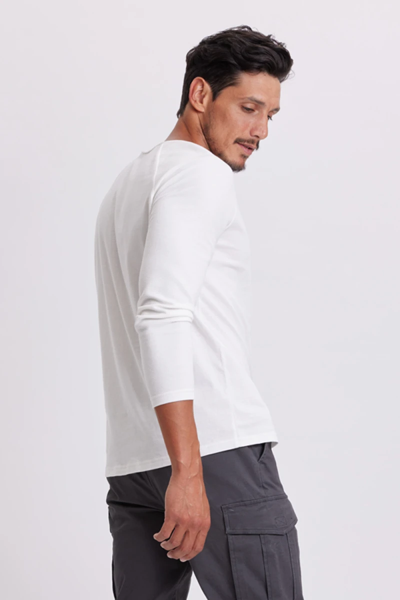 Remera manga larga cuello a la base Blanca