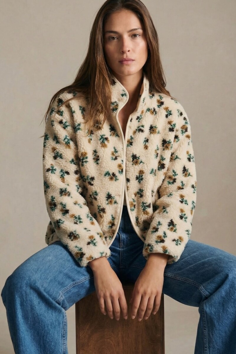 Campera Corderito Estampada Flores Nácar