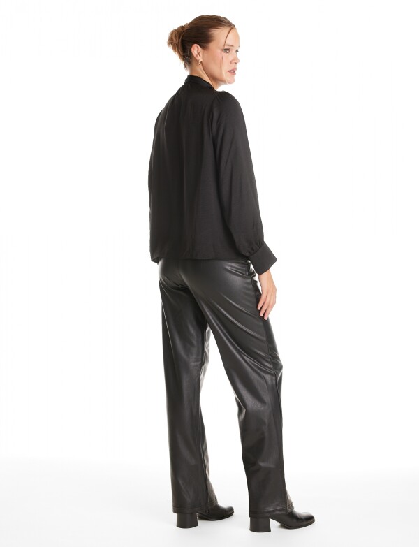 Blusa Lazo & Botones NEGRO