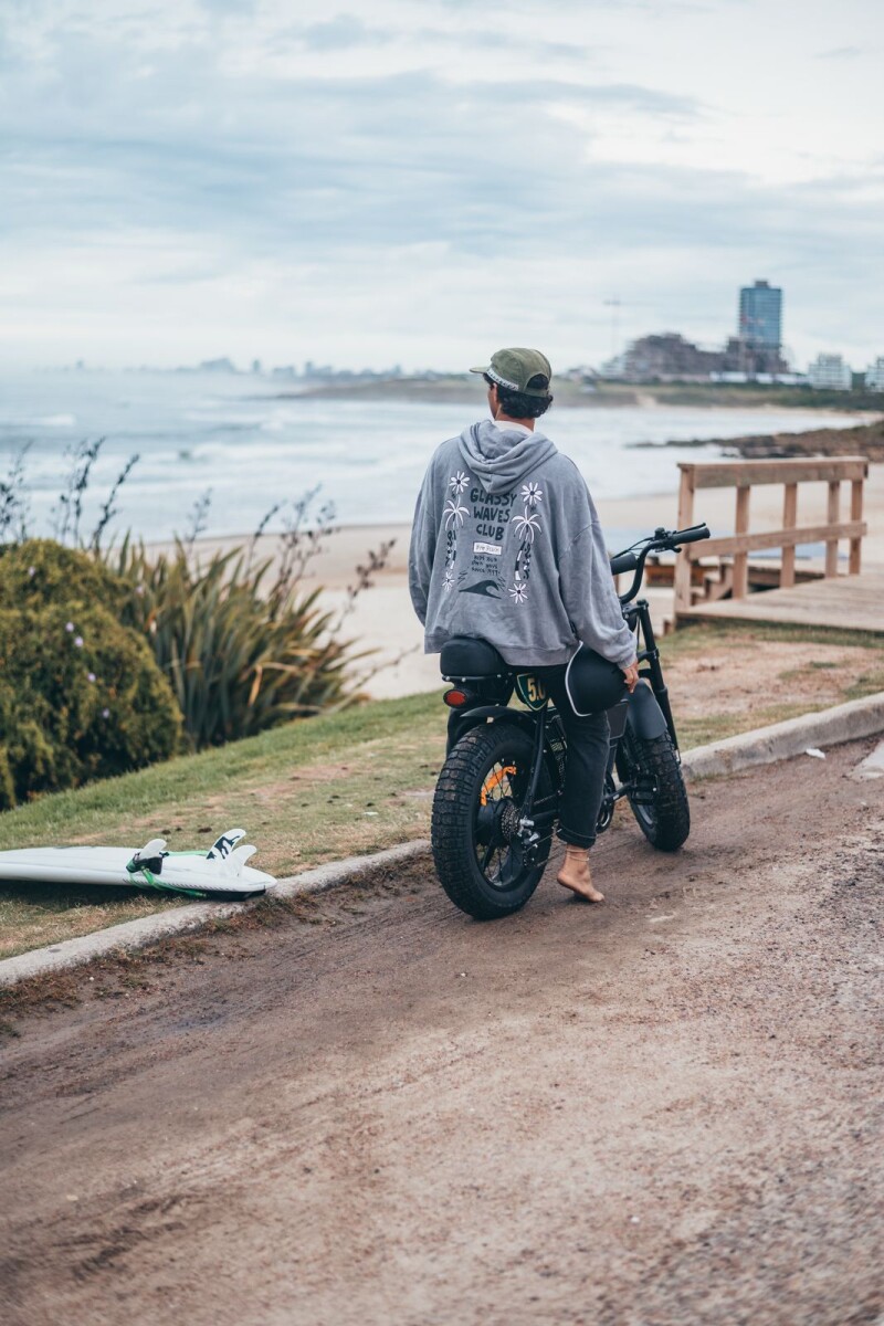 Hoodie Jungla / Gris Wash - Preventa U