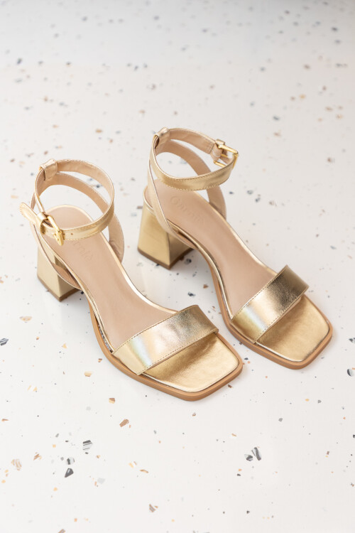 Sandalias Claudia Dorado